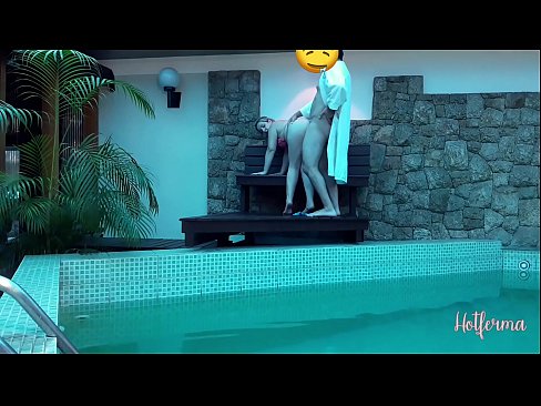 ❤️ Baas noeget faam nei it swimbad, mar koe net wjerstean in hot ❤️ Russyske porno op fy.fuckmymac.ru ☑