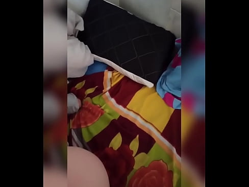 ❤️ Myn keamergenoat bliuwt allinnich thús want har man giet op fakânsje en ik nim de kâns oan om har te neuken en har kont fol mei molke ❤️ Russyske porno op fy.fuckmymac.ru ☑
